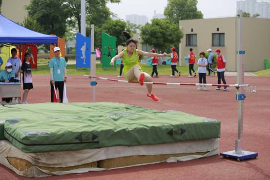 说明: 1d08da1ed8651994e53ca5574328f0b